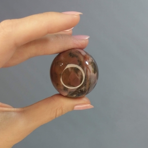 Шар из яшмы австралийской диаметр 40 мм на подставке из оникса диаметр 50 мм