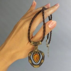 Кулон из янтаря 34-57 мм - Африканская