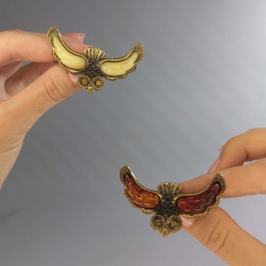 Брошь из янтаря в бронзе - Сова 30х55 мм