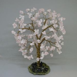 Клён из розового кварца - дерево счастья