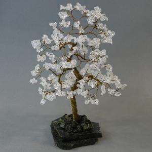 Сосна из горного хрусталя - дерево счастья