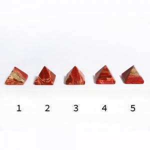 Пирамида из яшмы красной - 30х30х30 мм