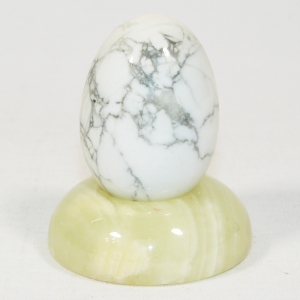 Яйцо из кахолонга 35х50 мм на подставке из оникса диаметр 50 мм