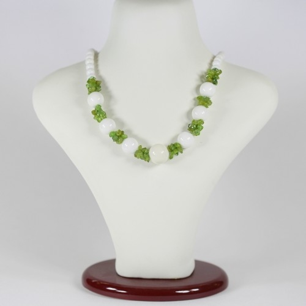 Ожерелье из хризолита и агата белого - Эдит - 49 см